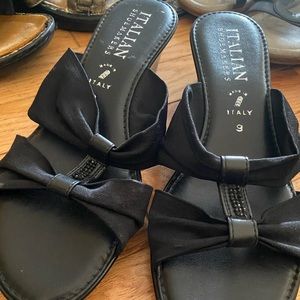 Black sandals (Size 9)